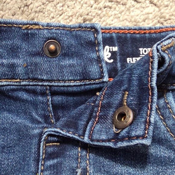 ☘️3/$15☘️ Cat & Jack - Stretchy Total Flex Denim Shorts - Picture 3 of 5